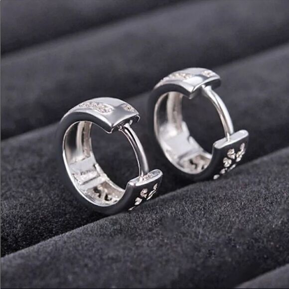 #23 925  Sterling Silver Huggie Hoop Earrings - Picture 2 of 6